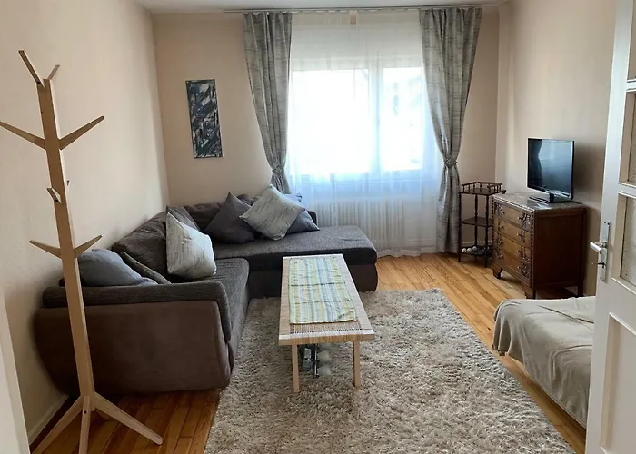 Moderne Ferienwohnung Mit Balkon Im Schoenen Saarland