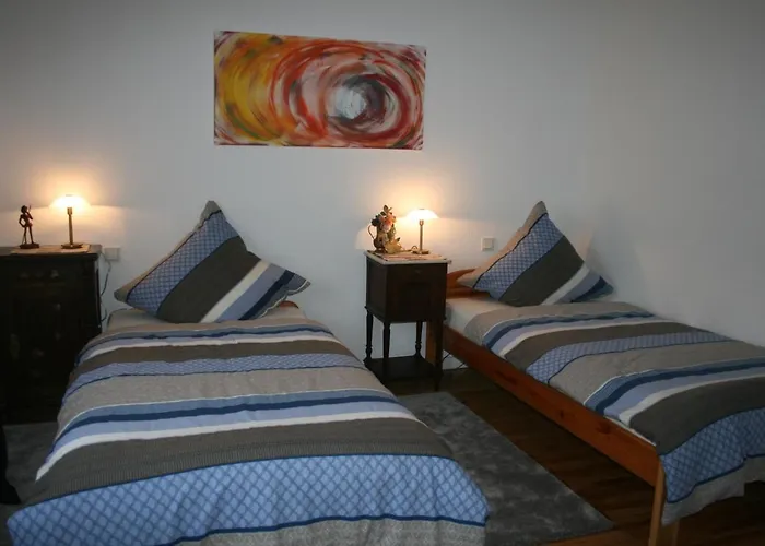 Moderne Ferienwohnung Mit Balkon Im Schoenen Saarland