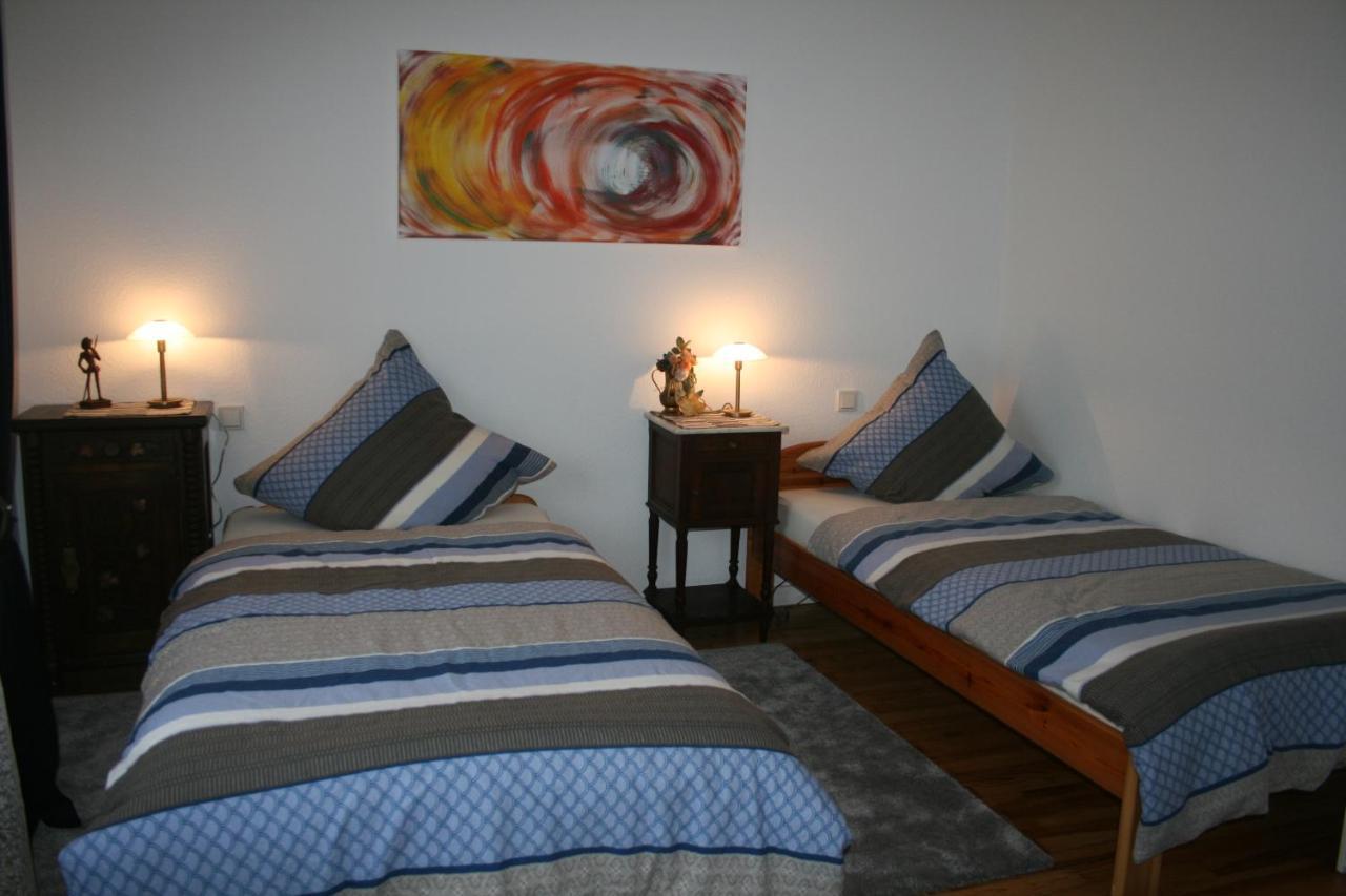 Moderne Mit Balkon Im Schoenen Saarland Apartment